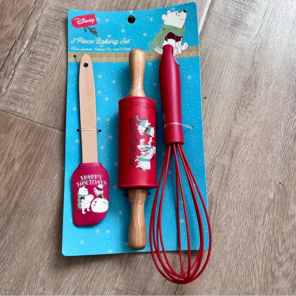 Disney Winnie the Pooh Christmas 3 Piece Baking Set -‎ Spatula Rolling Pin Whisk